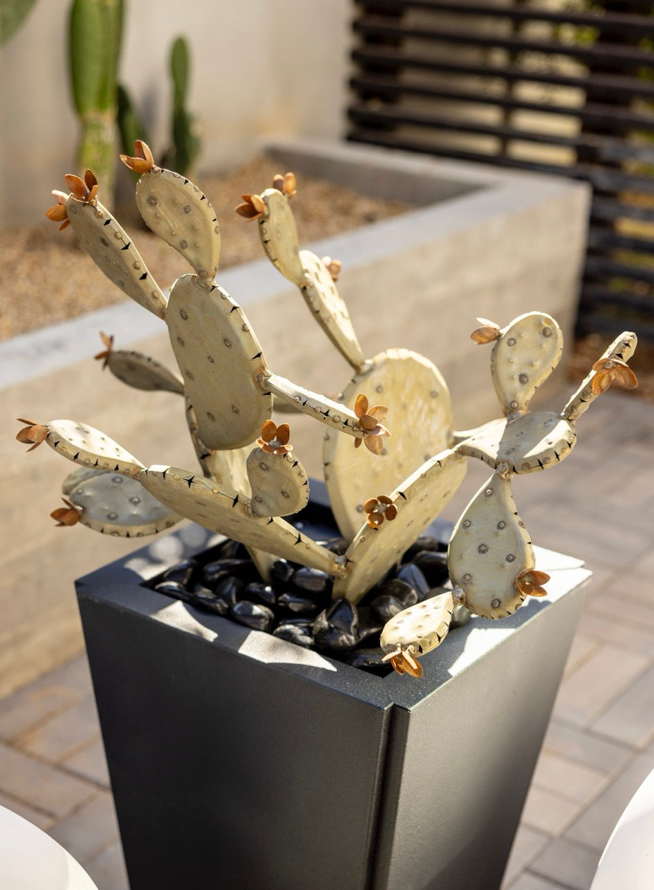 18" x 18" x 18"H | Taper